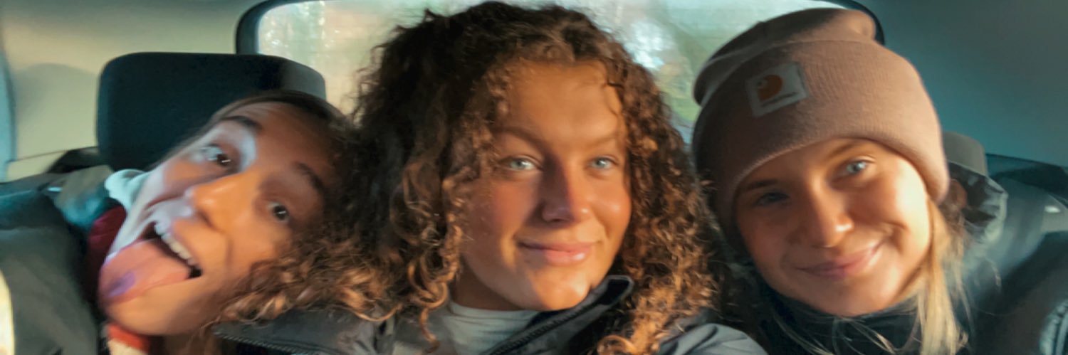 marnieee_r's profile banner image