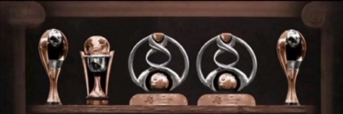 الزعيم الملكي العالمي banner