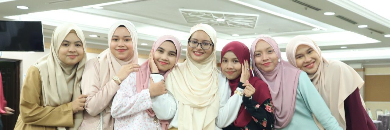 husnaazman_'s profile banner image