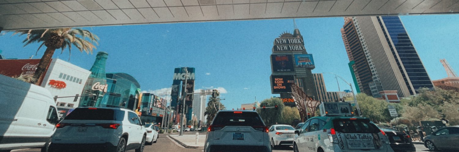 saavadrian's profile banner image