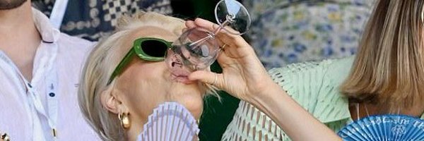 clare_o Profile Banner