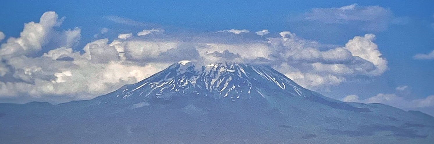 esikten's profile banner image