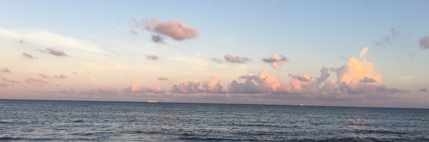 monyescuer's profile banner image