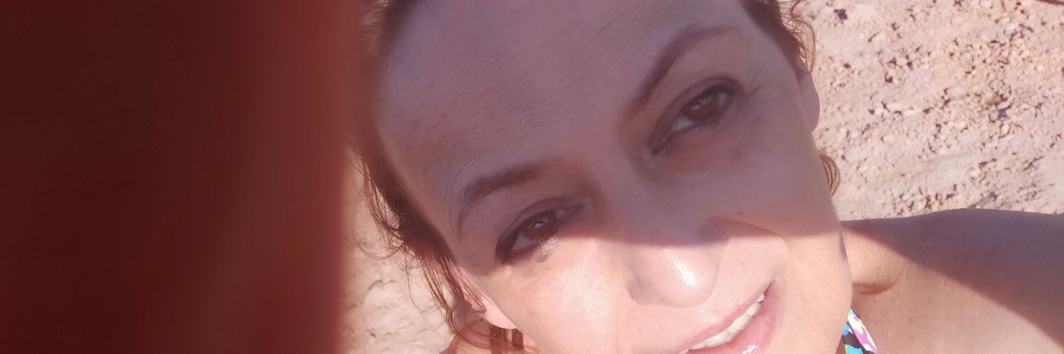 estherilla00's profile banner image