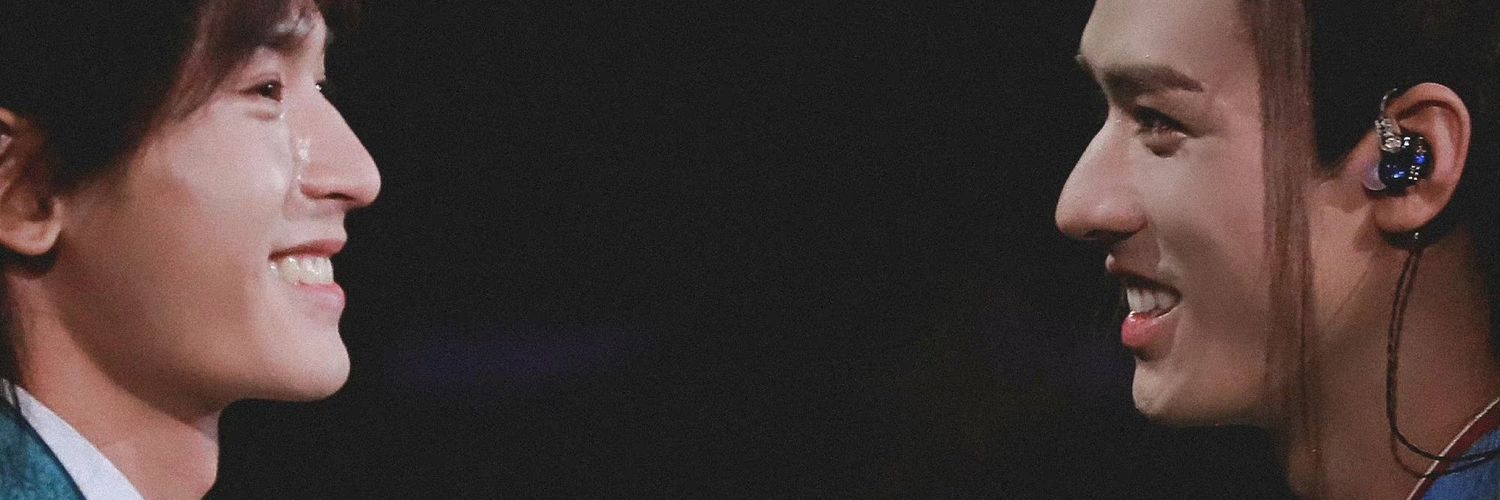 River 🍊 looking for a lost 🐱 banner