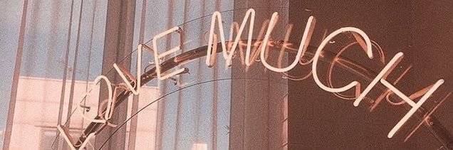 PaqueLeonie's profile banner image