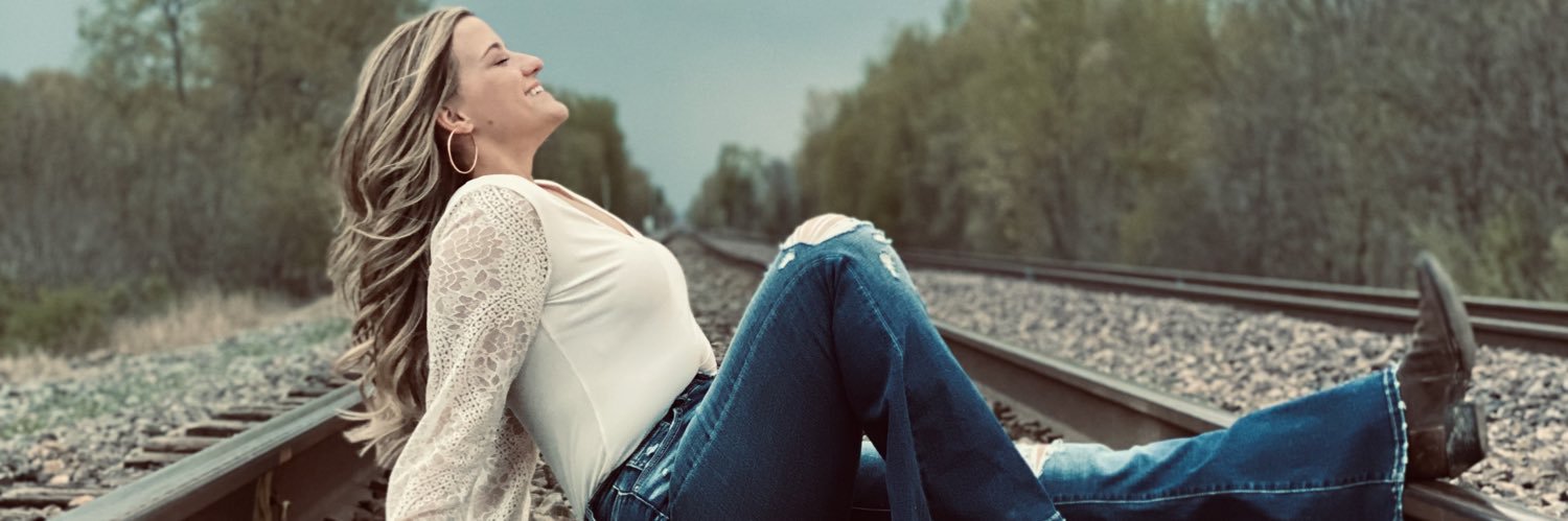 Lindsay_Starr's profile banner image