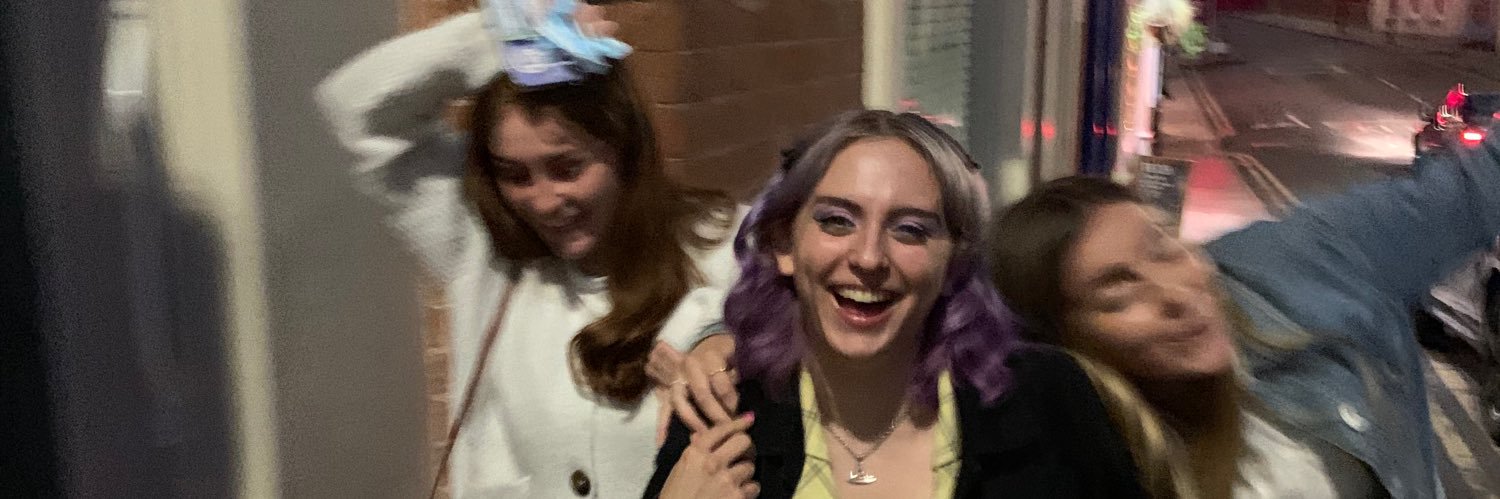 chloeamor_'s profile banner image