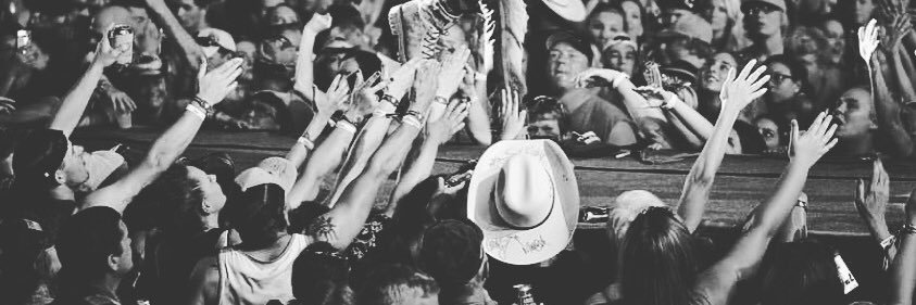 Country Thunder Iowa banner