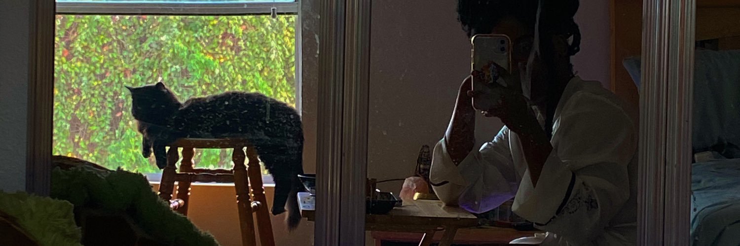 é 🎭 banner