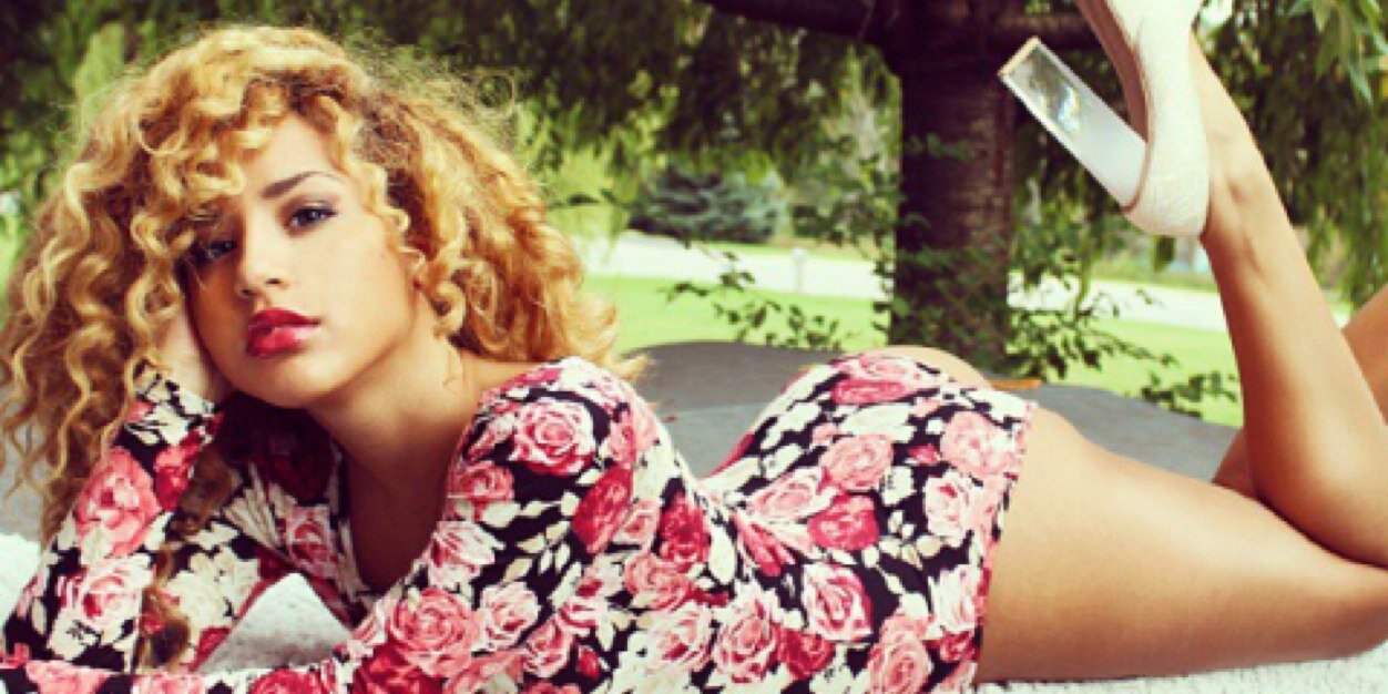 IsabelLucasFaux's profile banner image