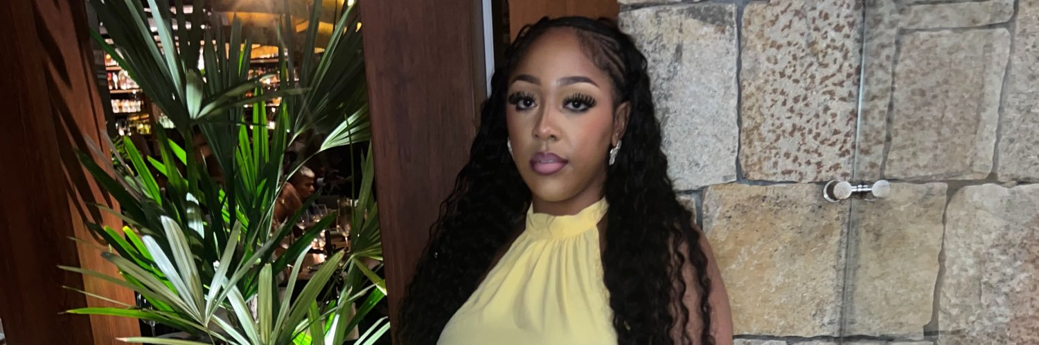 queennbeyy___'s profile banner image