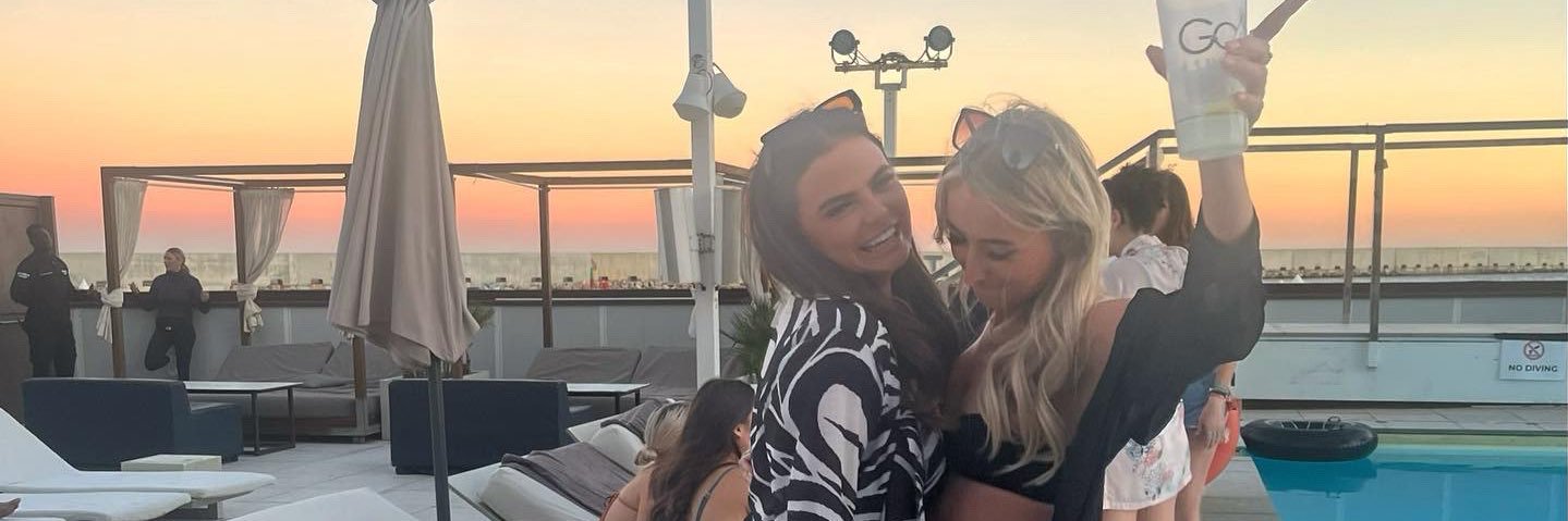 Chloelaroche__'s profile banner image
