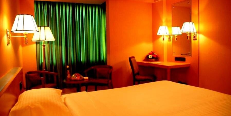 esthellresort's profile banner image
