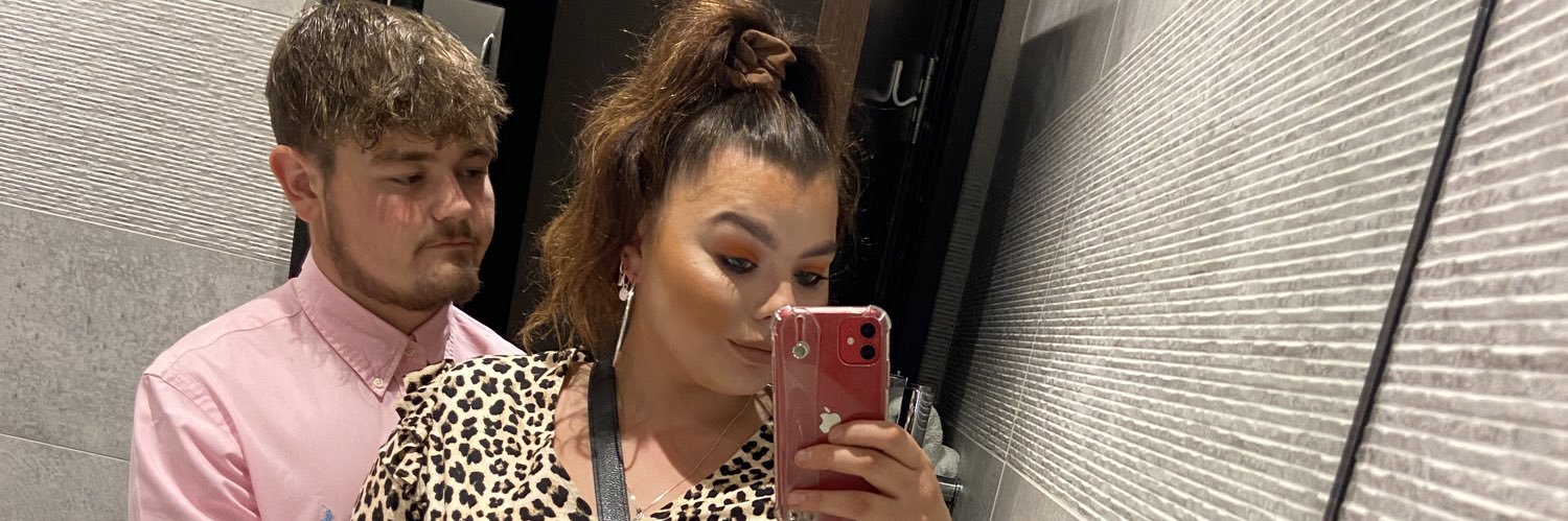 _zoebennet's profile banner image