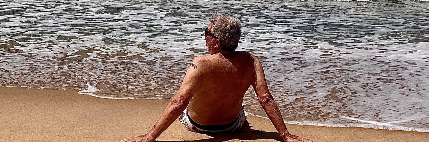 🄴🅂🅃🄴🄱🄰🄽 banner