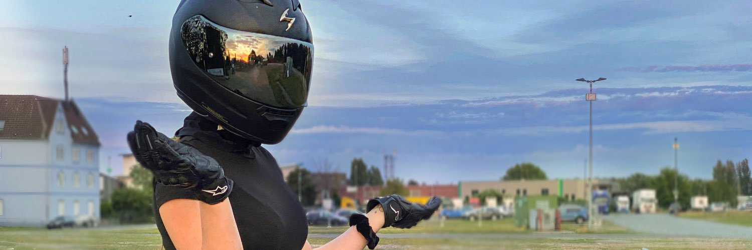 Vaerya_'s profile banner image