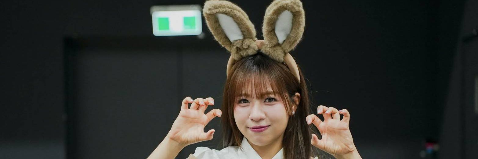 TanParinya's profile banner image
