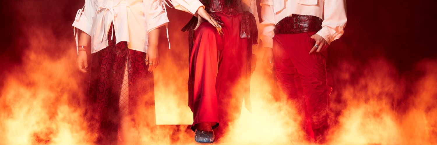 女王蜂 公式's banner