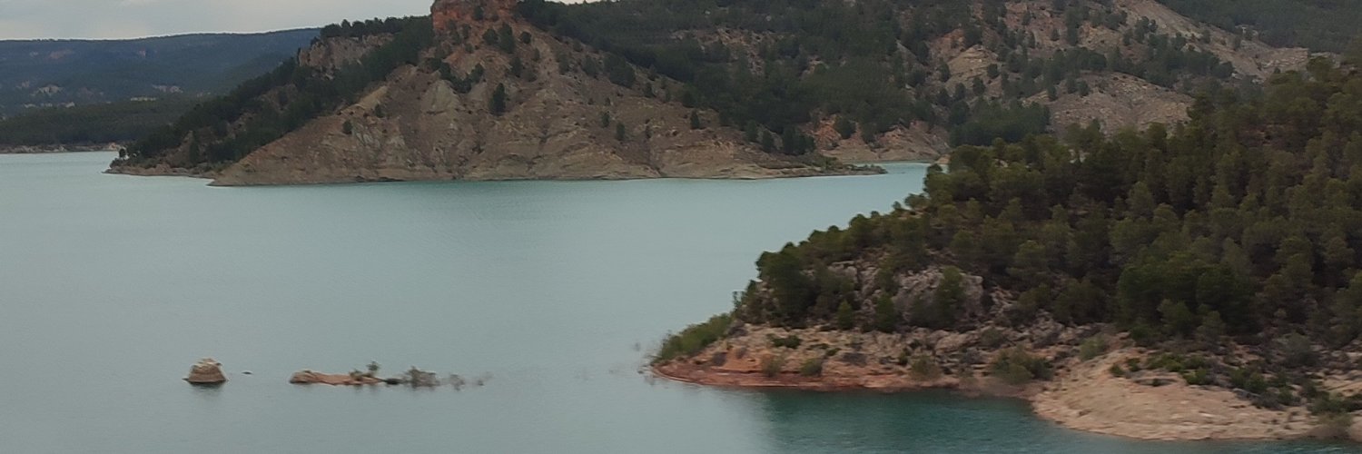 simplementeMV's profile banner image