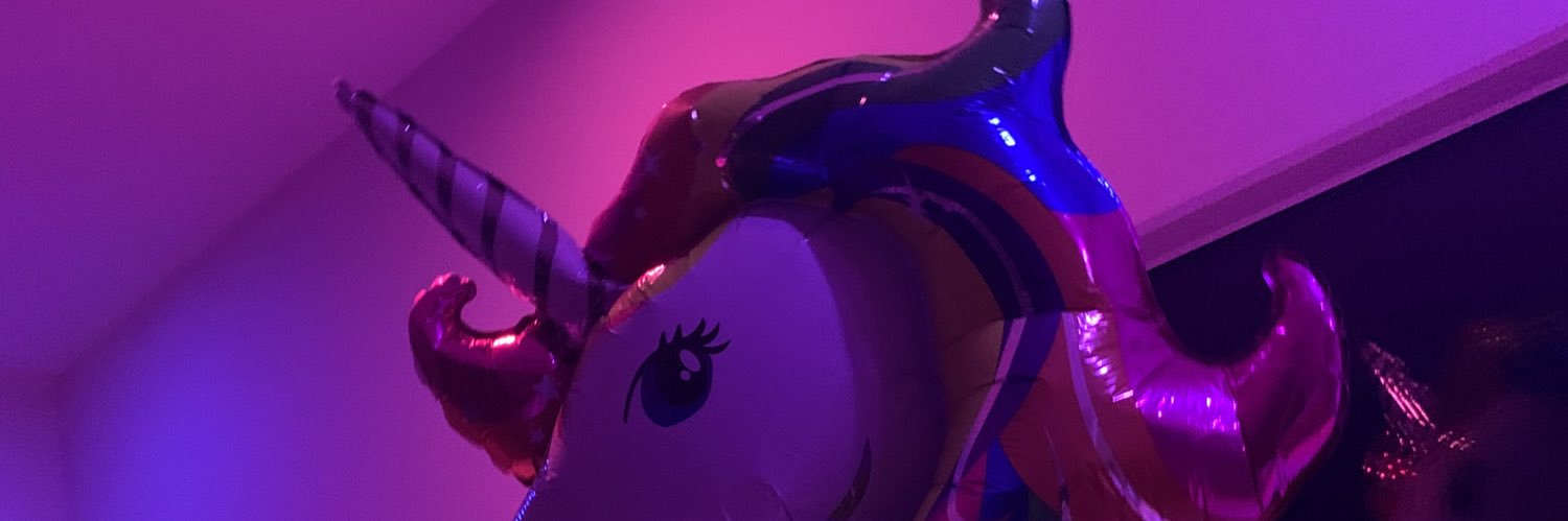 Sixta's profile banner image