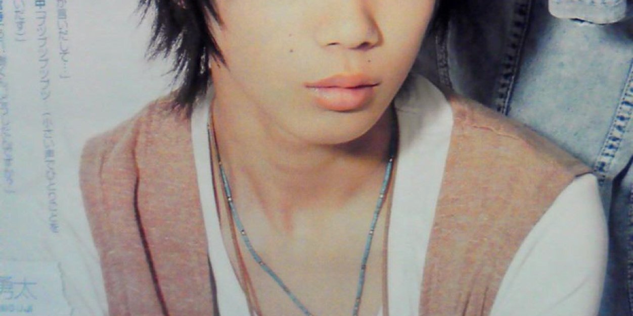 _____y_j's profile banner image