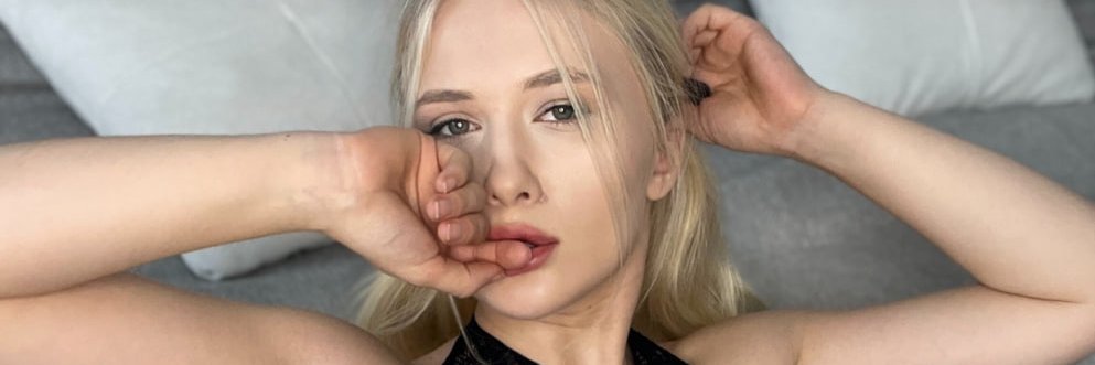 Bella🤍 banner