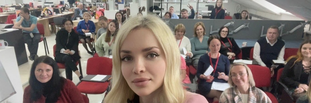 Rose_lvaniv's profile banner image