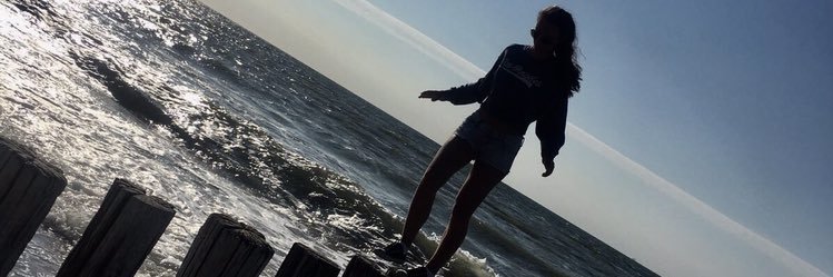 Luluk_2812's profile banner image
