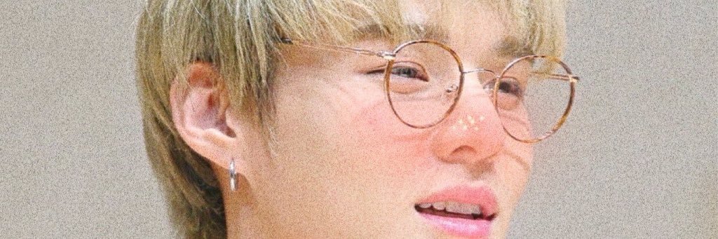 kqfeIIaz's profile banner image