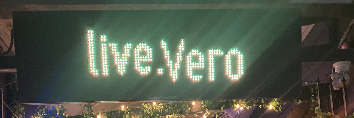 umveroo's profile banner image
