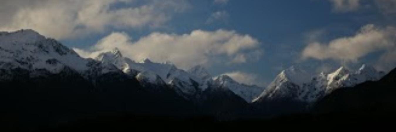 tjns's profile banner image