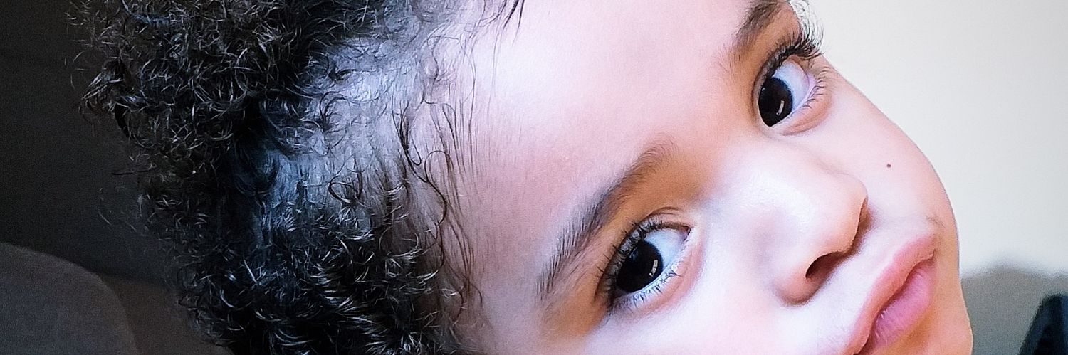 Rayara_Almeida's profile banner image