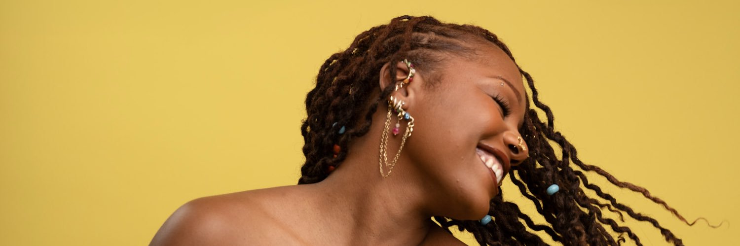 oyanoire's profile banner image