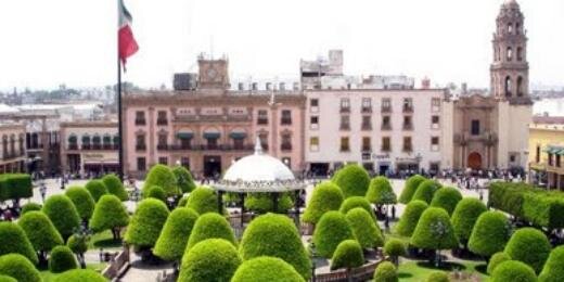 Ayuda_Leon's profile banner image