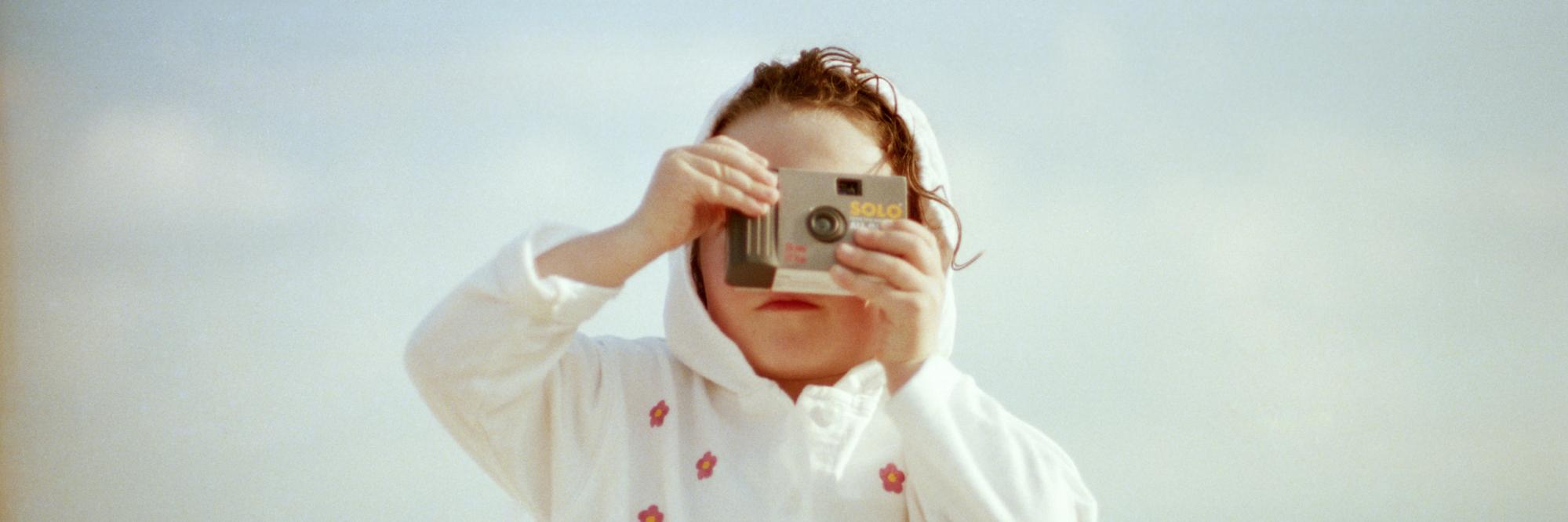 Notabli – 𝘠𝘰𝘶𝘳 𝘧𝘢𝘮𝘪𝘭𝘺 𝘮𝘰𝘮𝘦𝘯𝘵𝘴 banner