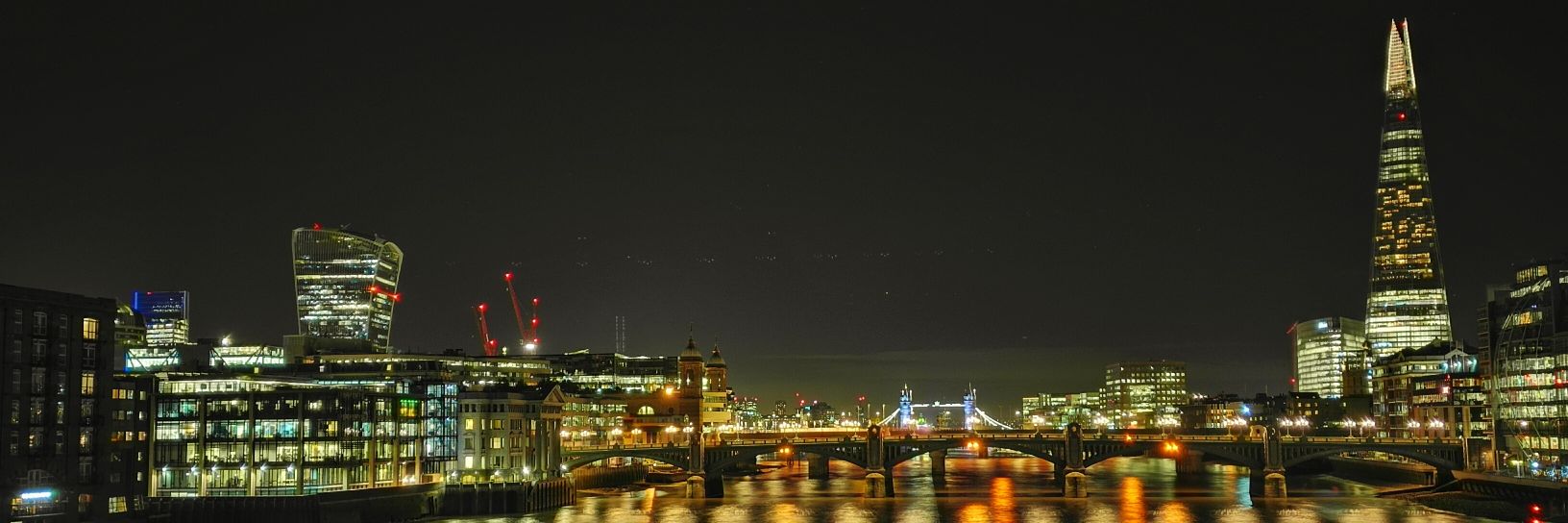 huzTweet's profile banner image