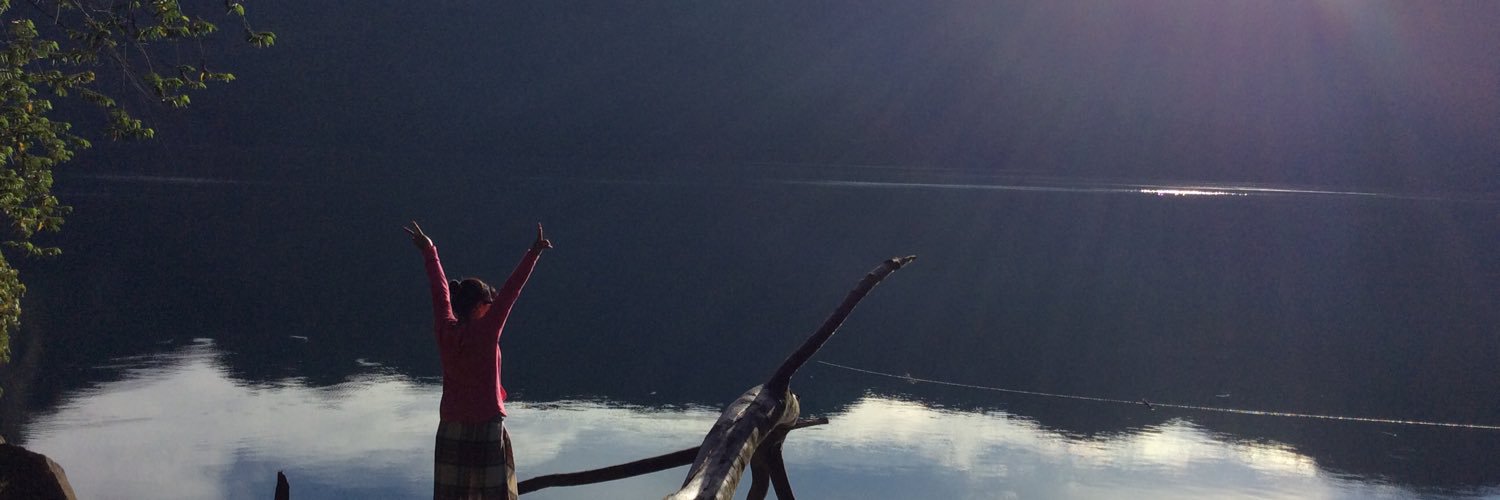 AnneAdireg's profile banner image