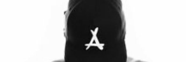 ADORENEXTDOOR_'s profile banner image