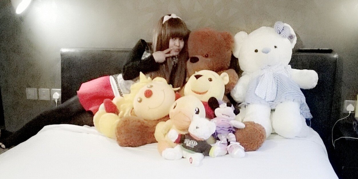 CheaVieherna's profile banner image