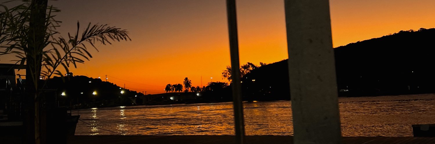 camilalouro's profile banner image