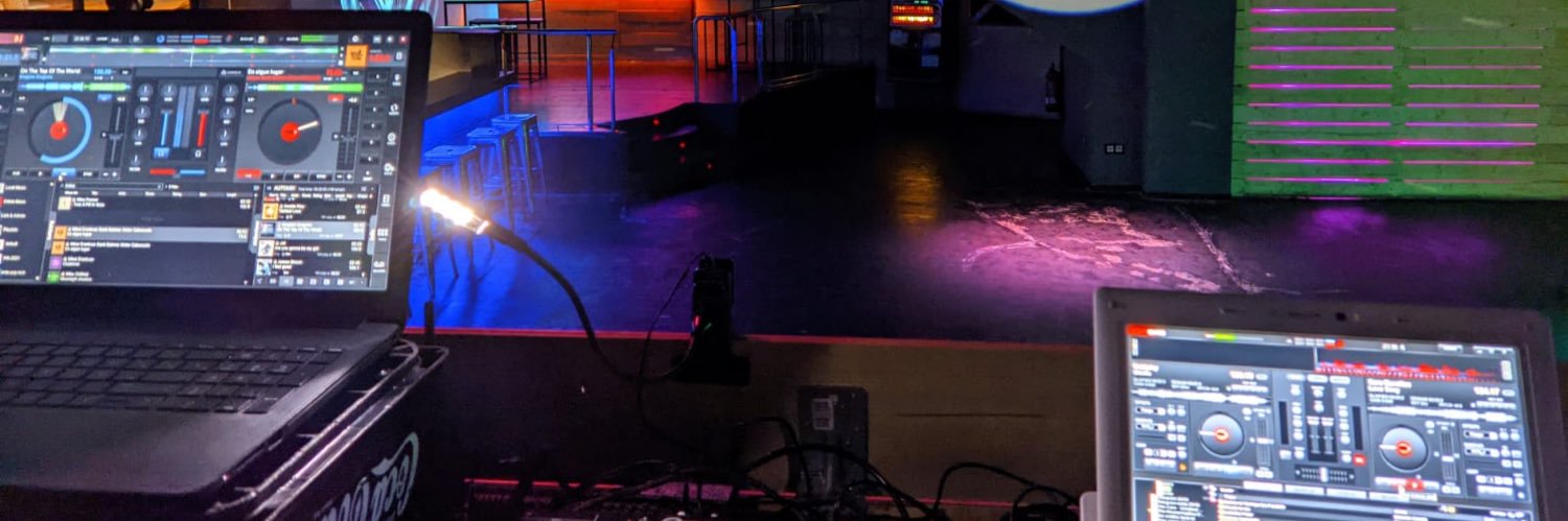 RadioCassetteNight banner