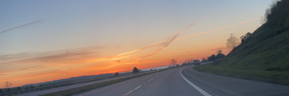 kelsi_slone's profile banner image