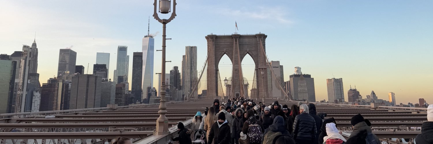 beeuu_'s profile banner image