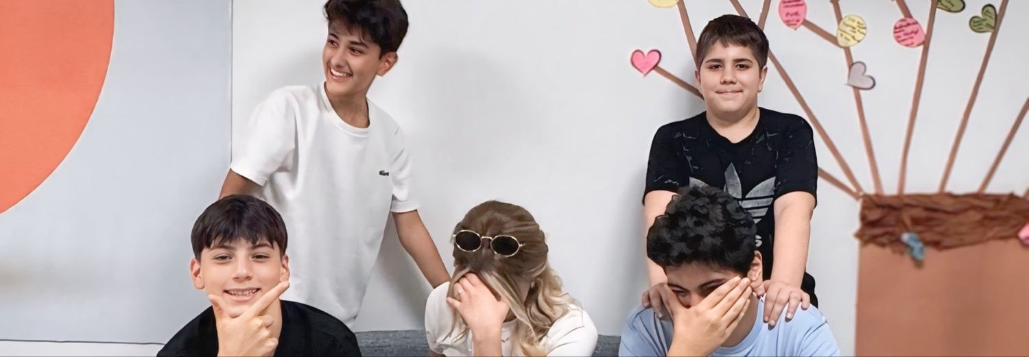 ozgeylldzz's profile banner image