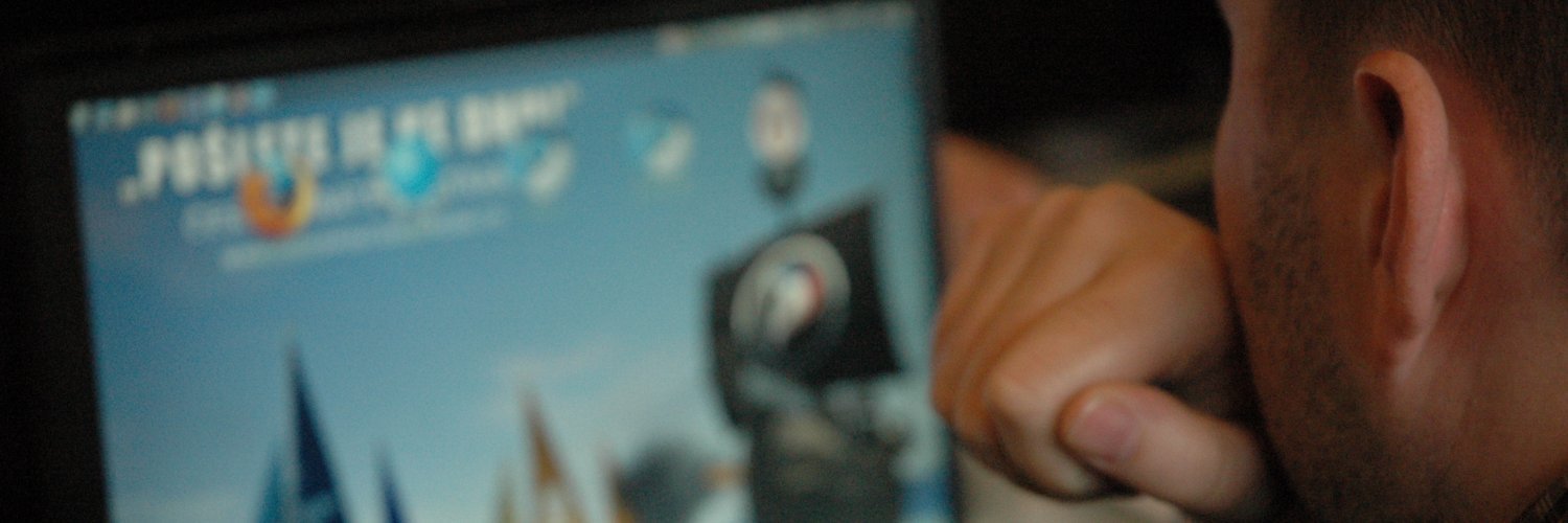 breskmic's profile banner image