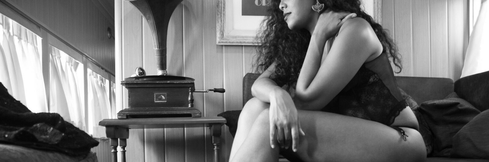 debhnay's profile banner image
