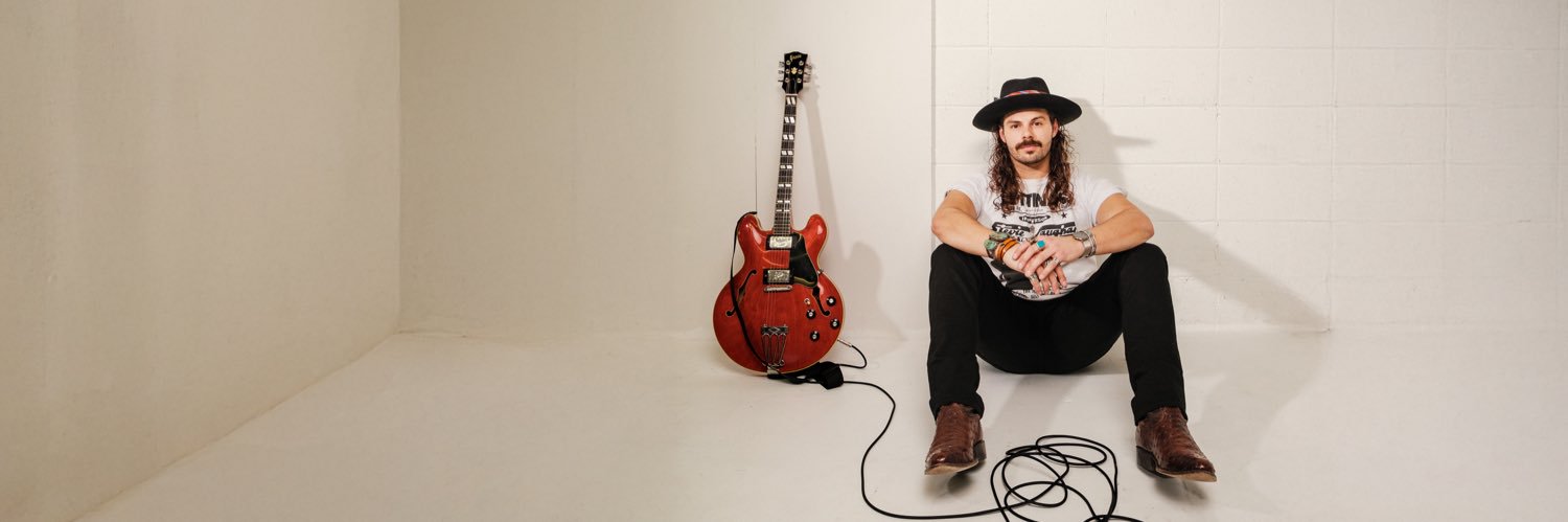 D E V I N • C O O P E R banner