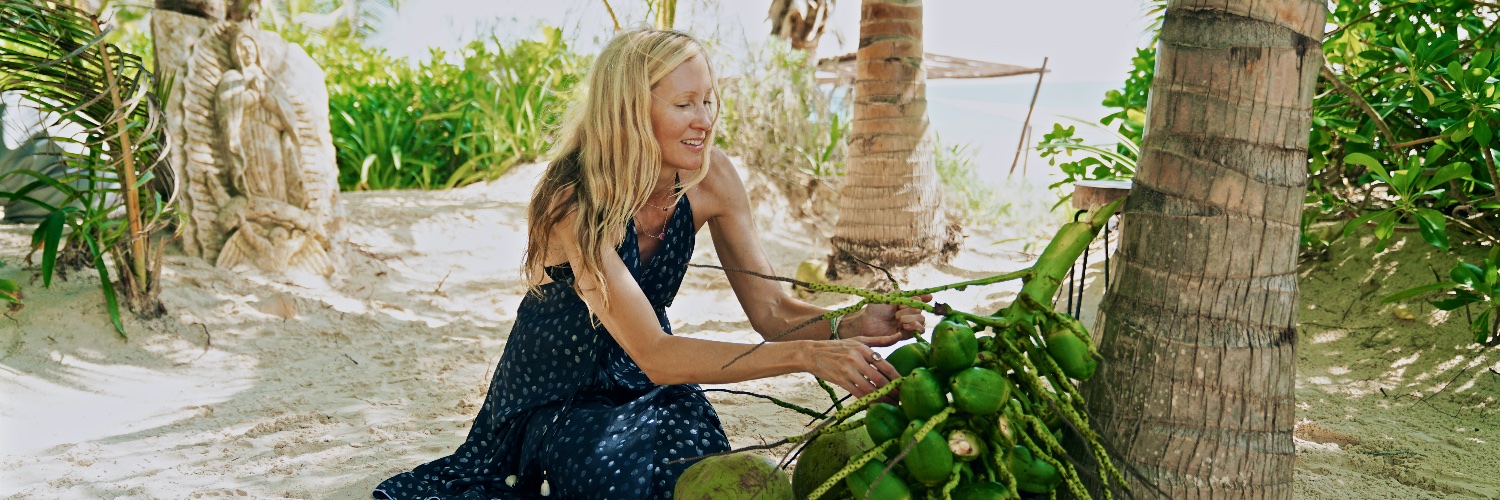 daniellahunter's profile banner image