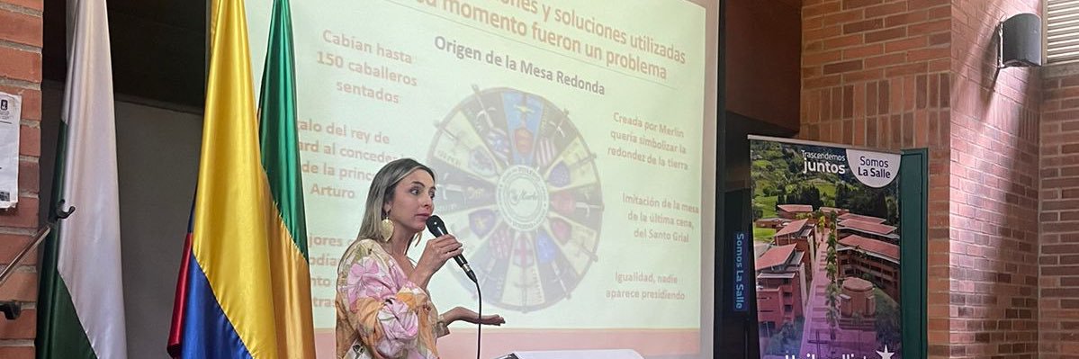 AnaMariaLopezV's profile banner image